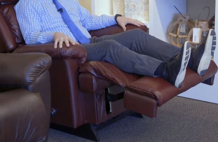 Lying down on the durable extra-large recliner