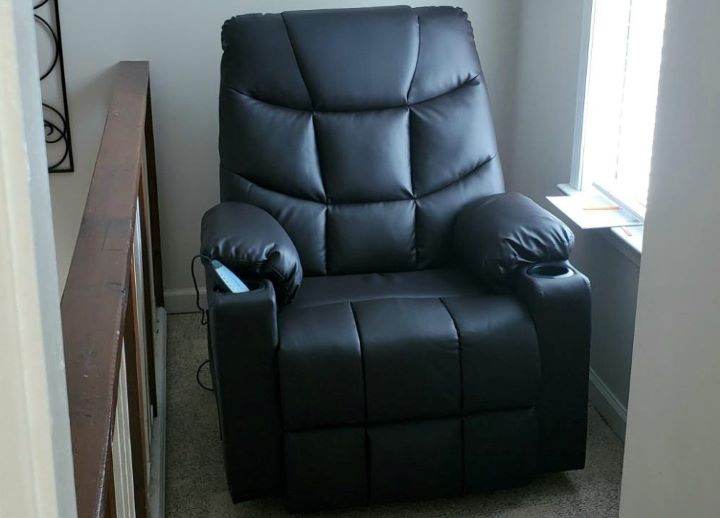 Observing the ergonomic design of the ideal recliner