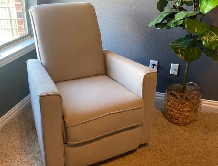 Observing the attractive design of the rocker recliner