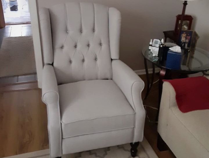 Having the sturdy club chair recliner from Christopher Knight