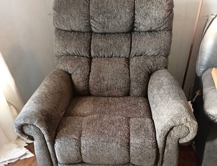 Reviewing the quality of the comfortable recliner