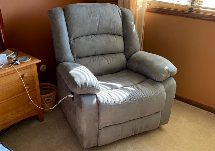 Observing the durable design of the cuddler recliner