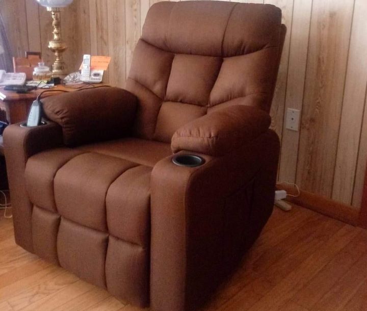 Having the high-quality Esright recliner with cup holders