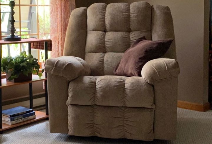 Confirming how relaxing and supportive the oversized rocker recliner